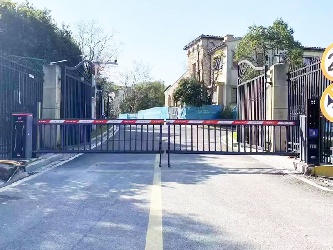 小区空降道闸
